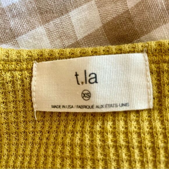 Anthropologie t.la Waffle Knit Long Sleeve Mustard Yellow Tunic Top XS NWOT - Picture 2 of 5